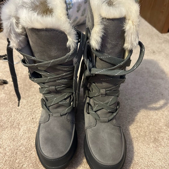 Sorel Shoes - Gray Fur-Lined Women's Boots